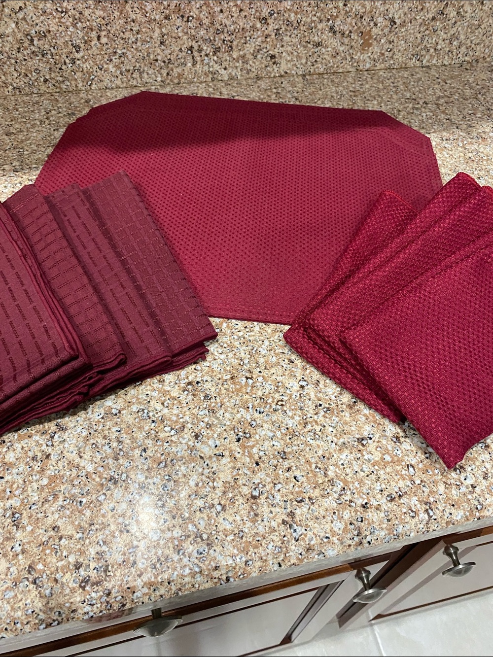Placemats and napkin Set - Burgundy
Only 3 new mats and 2 sets of new napkins